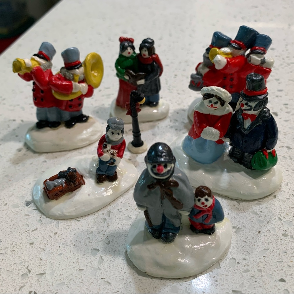 Hand painted ceramic miniature Christmas Carolers